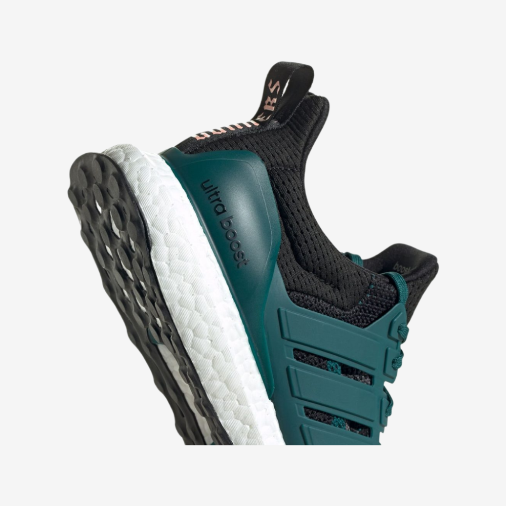 adidas UltraBoost DNA x Arsenal Men's Running Shoes